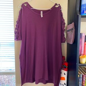 Zenana Premium top with cutout sleeves